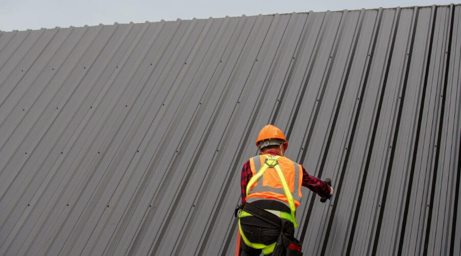 Professional residential roofers in Lowpoint, IL